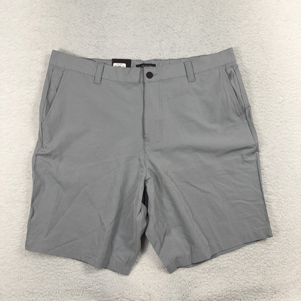 Banana Republic Men's Comfort Flat Front Shorts Gray Size 40 (W38.5x9) NWT